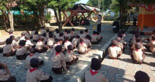 Pramuka SD Negeri 1 Keniten Asah Komunikasi Lewat Semaphore